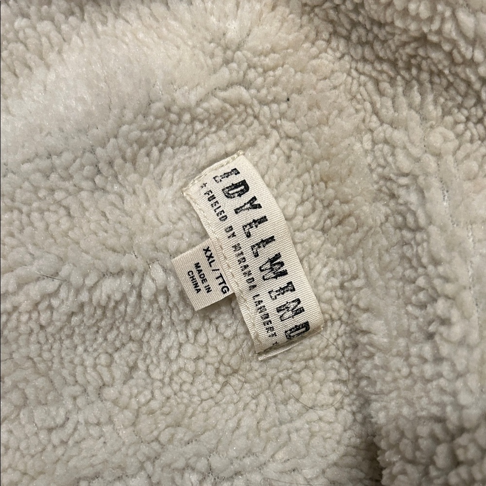 Idyllwind Blue Denim Jacket with Cream Sherpa Lining - Picture 3 of 5